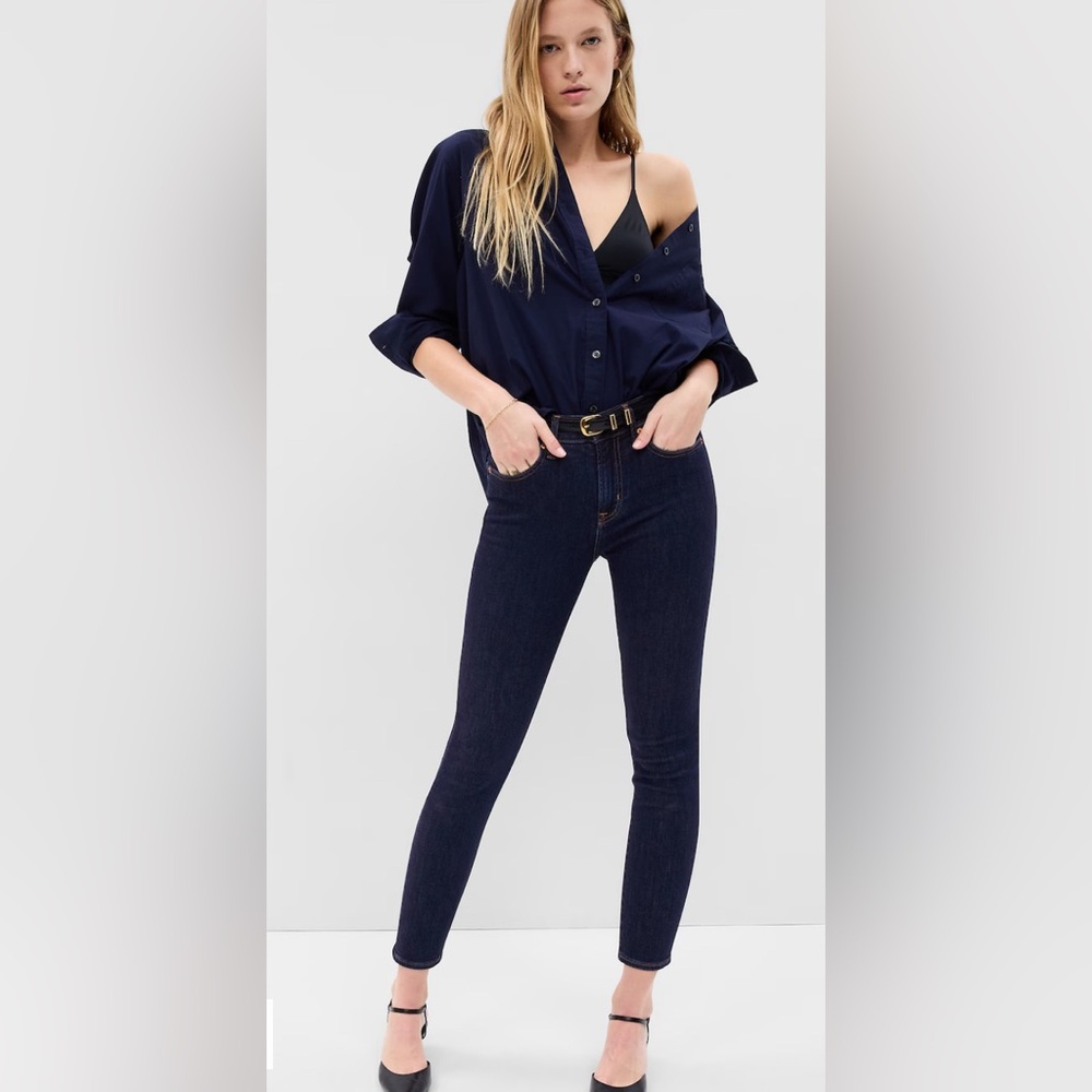 GAP Mid Rise True Skinny Jeans size 31 short